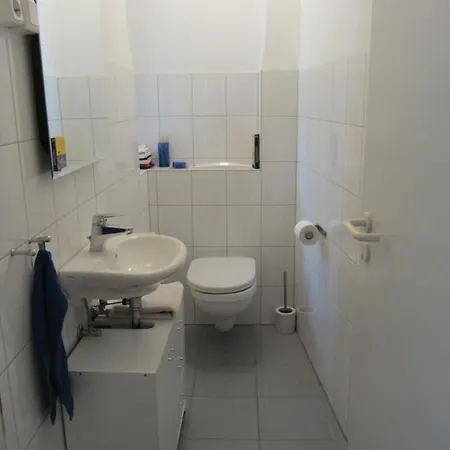 Grosse 20 Km Von Koeln Bis Zu 17 Personen *